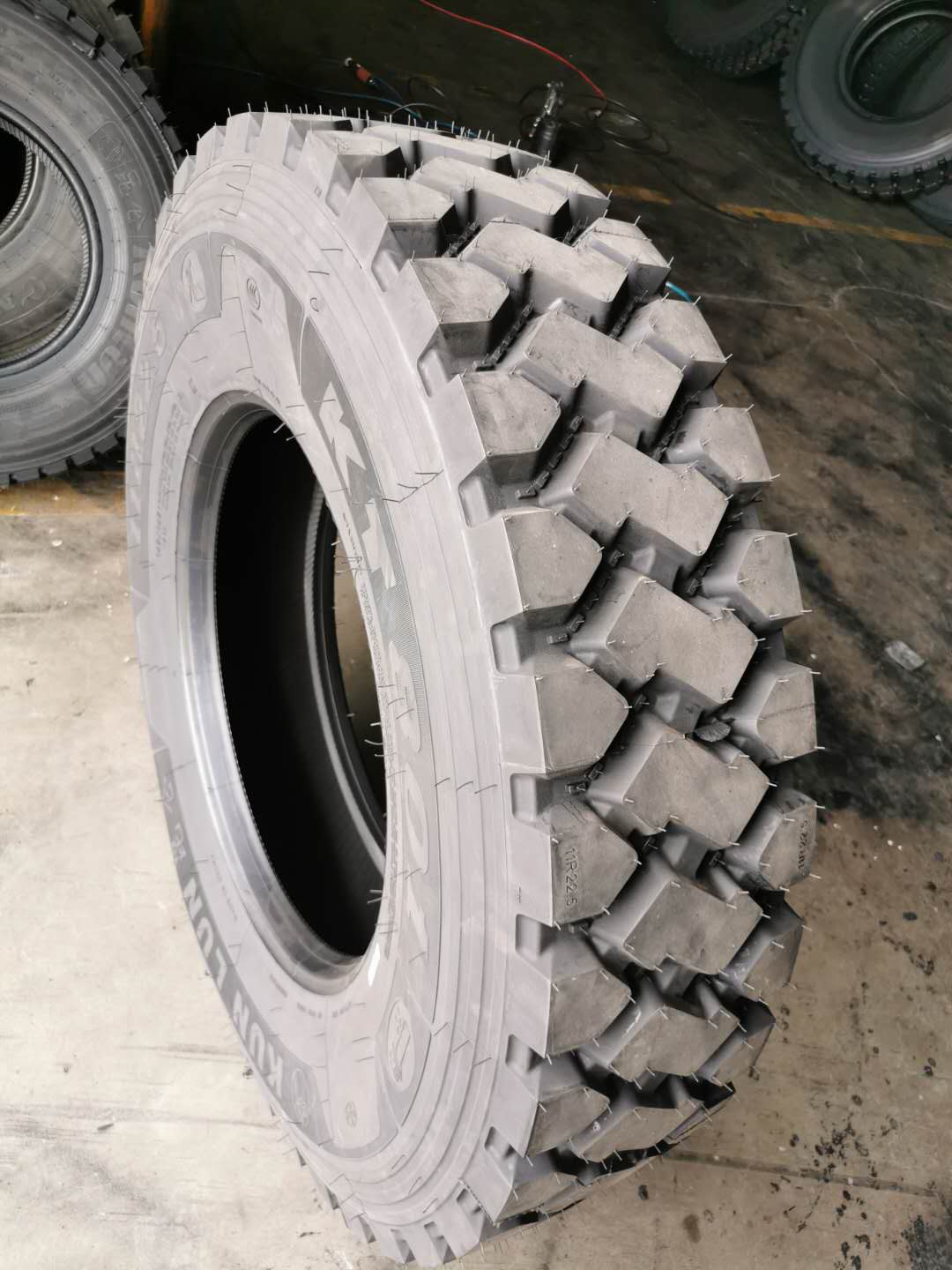 12/R/22.5 KUNLUN KT801 18PR 152/149F ROCKERA