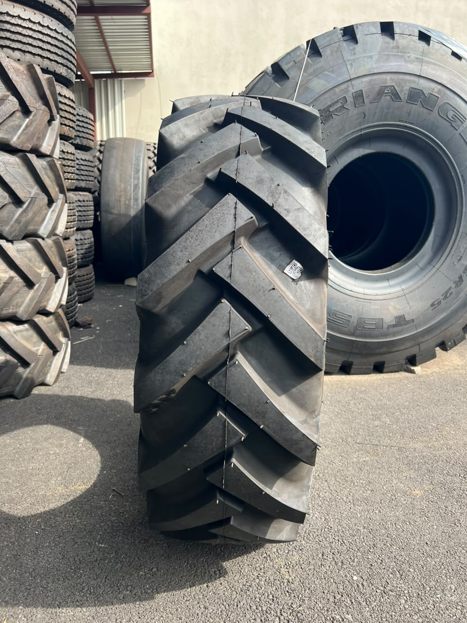 15.5/80-24 MAXTRONG R4 12PR (145/A8)